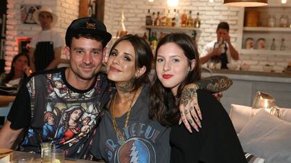 Chano y Cande Tinelli felicitaron a Clara Darín