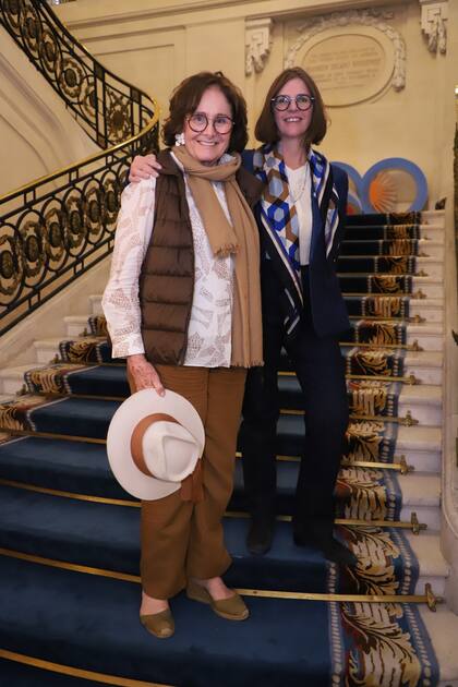 Chantal de Erdozain y Florence Baranger Bedel, de la Comisión Directiva Asociación Amigos del Museo de Arte Moderno