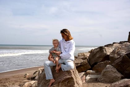 “Chapa es mar, sierras, campo y naturaleza viva. Pájaros, animales, cielos que cambian, silencios profundos y la brisa del mar constante".