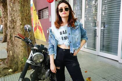 Chaqueta: Forever 21 Musculosa: Inedita Jean: Koxis Flats: Vintage