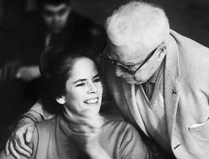 Charles Chaplin y su última esposa, Oona O'Neill, casi 40 años menor que él (Foto: Getty Images)