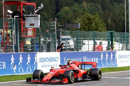 Charles Leclerc gana su primera carrera en la Fórmula 1, en un fin de semana de tristeza