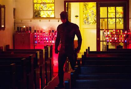 Charlie Cox como Matt Murdock convertido en el “Paladín Católico”