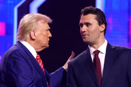 Charlie Kirk, director ejecutivo y cofundador de la organización juvenil conservadora Turning Point USA, recibió un disparo en el cuello durante un acto en una universidad de Utah