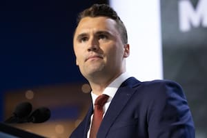Charlie Kirk, director ejecutivo y cofundador de la organización juvenil conservadora Turning Point USA, recibió un disparo en el cuello durante un acto en una universidad de Utah
