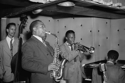 Charlie Parker, con un joven Miles Davi en trompeta, Duke Jordan en piano y Max Roach en batería