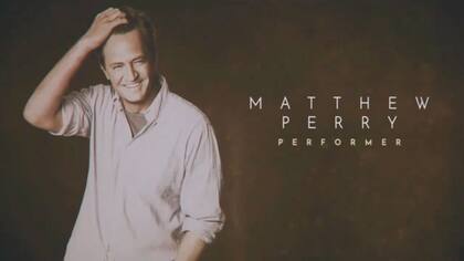 Charlie Puth interpretó la canción de Friends en homenaje a Matthew Perry