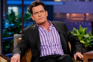 Charlie Sheen fue atacado por una vecina en su casa de California