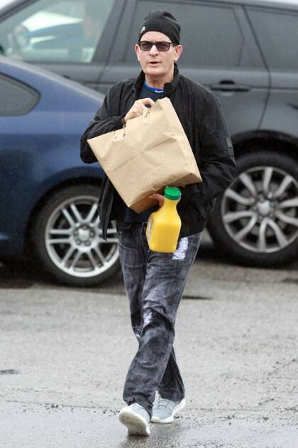 Charlie Sheen, tambin de compras