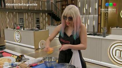 Charlotte Caniggia tuvo una noche de mucho estrés en su intento por regresar a MasterChef Celebrity (Telefe) (Crédito: Captura de video Telefe)