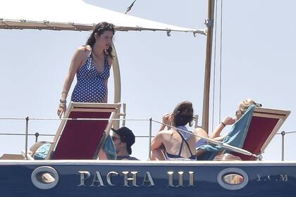 Charlotte Casiraghi, hija de la princesa Carolina, a bordo del Pacha III en julio de 2018.