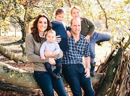 Charlotte es la hija del medio de Kate Middleton y William; su hermano mayor George tiene 11 años y Louis 7 (Foto: Instagram @princeandprincessofwales)