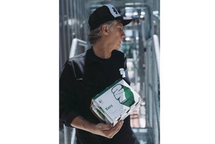 Charly Alberti: “Conocí el boom de las cervezas artesanales hace unos años estando en Bariloche y a partir de ahí me empecé a interesar por el tema. Pero siempre tuve como utopía desarrollar una cerveza de muy buena calidad con un alto impacto social y ambiental”