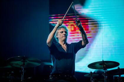 Charly Alberti en el Campo de Polo durante la primera fecha de Gracias Totales - Soda Stereo