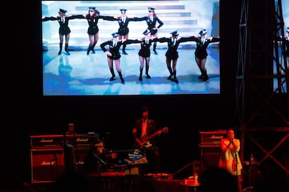 Charly García brindó un show breve pero deslumbrante en el Gran Rex