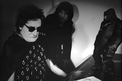 Charly García con Joaquín Levinton en un video de Turf