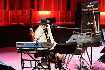 Charly García cuando celebró sus 70 años: su última aparición pública sobre un escenario, el 23 de octubre de 2021