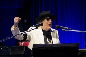 Charly García sorprendió a todos en el CCK y lideró una súper banda de la que participaron Fito Páez, Pablo Guyot, Alfredo Toth e Hilda Lizarazu, entre otros