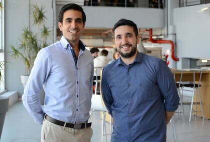 Charly Karamanian y Alejandro Bollana, emprendedores argentinos ganadores del "Space Poop Challenge" de la NASA