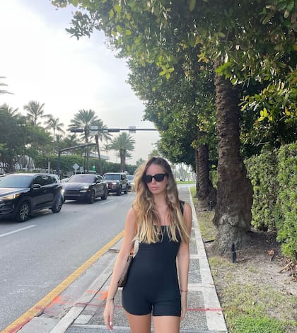 Charo Calamaro publicó un álbum de fotos disfrutando de las playas y las tiendas de ropa de Miami