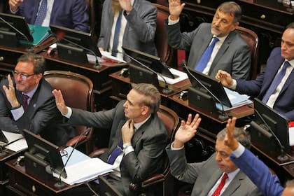 Una sesión caliente en el Senado