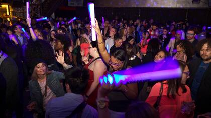 Chau “Ley de cabaret”: ahora en Nueva York ya se puede bailar