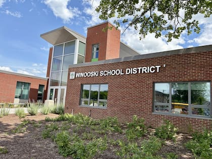 Chavarría es el superintendente del Distrito Escolar de Winooski y tiene la ciudadanía estadounidense desde 2018