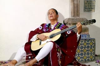 Desamor, adicción y olvido: la dura vida de Chavela Vargas, la artista que hoy es ícono de la comunidad LGBT