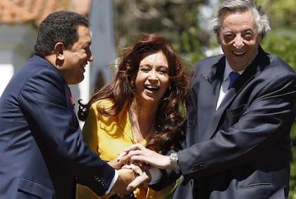 Chávez y el matrimonio Kirchner, en 2008: ¿de qué se estarán riendo?