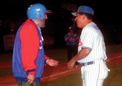 Chávez y Fidel Castro, en un partido de exhibición en el año 2000