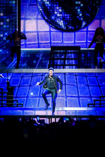 Chayanne en uno de sus primeros shows de marzo en el Movistar Arena de Buenos Aires