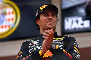 Checo Pérez firmó contrato con Red Bull hasta 2024: “Me hace extremadamente feliz”