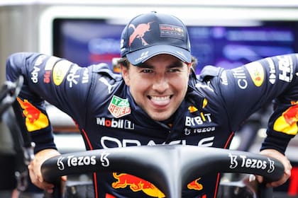 Checo Pérez está tercero en el campeonato de la Fórmula 1 que lidera Max Verstappen