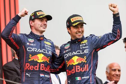 Max Verstappen y Checo Pérez