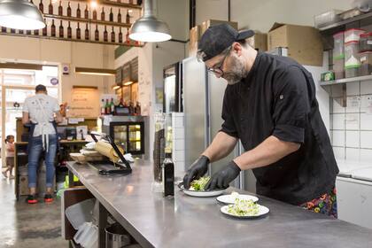 Chef Fernando Fontana. Rotisería La vuelta.