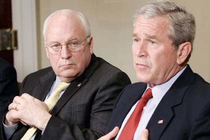 Cheney junto a Bush