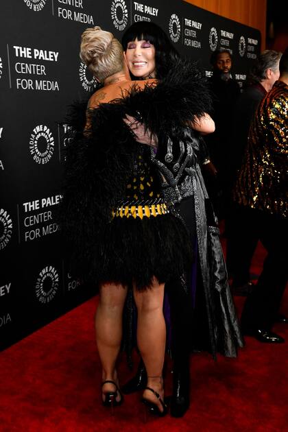 Cher y Pink se encontraron en la alfombra roja de la premiere del documental dirigido por Matthew Miele-Bob, el cual cuenta con la participación especial de Cher, Mitzi Gaynor, RuPaul Charles, Bernadette Peters, Pink y Miley Cyrus, así como iconos de la moda como Tom Ford y Zac Posen, entre otros