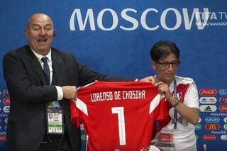 La historia detrás del 'talismán' peruano del DT de Rusia: el motivo del regalo