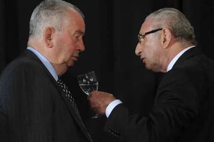 Cherquis Bialo pasó de tenaz crítico de Julio Grondona a ser su vocero.