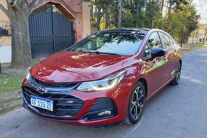 Chevrolet Cruze RS, una de las variantes de la gama del mediano fabricado por General Motors