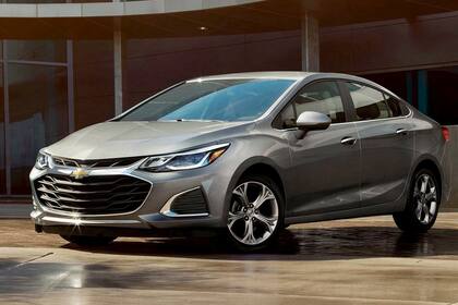 Chevrolet Cruze. Un excelente producto, con gran tecnología y conectividad, para sacar a la marca del moño de la imagen anclada en modelos como el Classic y el Agile