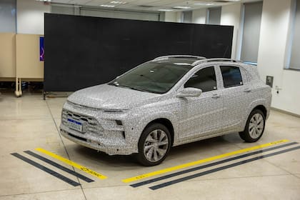 Chevrolet mostró al Sonic camuflado, de cara a su lanzamiento