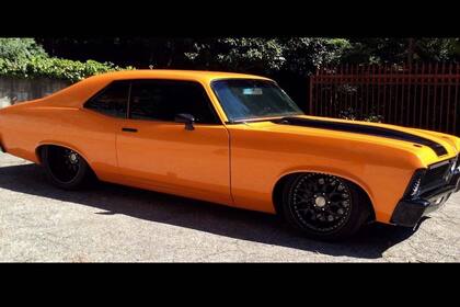 Chevrolet Nova 1970 con motor V8 de 650 HP y caja de Mustang