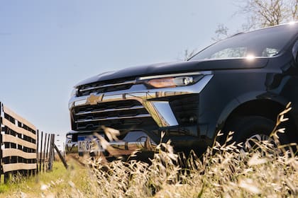 Chevrolet S10 High Country viene con suspensiones recalibradas y neumáticos de alta resistencia en la banda de rodamiento.