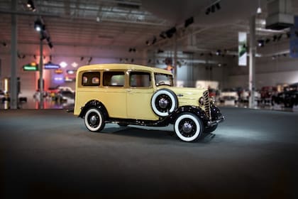 Chevrolet Suburban Carryall, el primer SUV de la historia