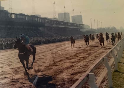 Cheyenne, otra de las grandes alegrías de Echeverz, cuando triunfó en el Gran Premio Nacional, en el hipódromo de Palermo