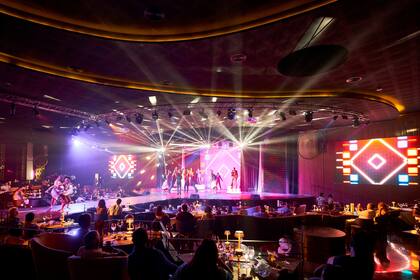CHIC Cabaret Restaurant, el entretenimiento nocturno de TRS Hotels, que puede privatizarse para grupos.