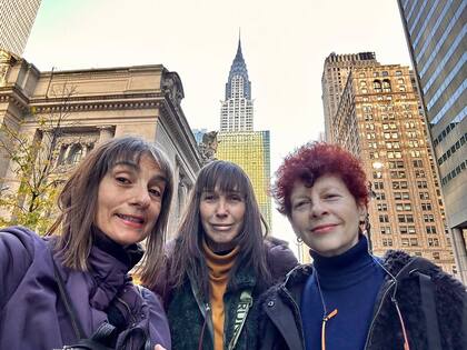 Chicas de New York... Hilda Lizarazu, Gaby Aisenson y Andy Cherniavsky, en el viaje de amigas a la Gran Manzana, en octubre de 2023
