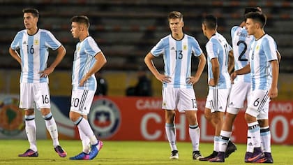 Chicco, Conechny, Foyth, Mansilla, Romero y Lisandro Martínez, los rostros de la decepción tras la caída por goleada ante Ecuador