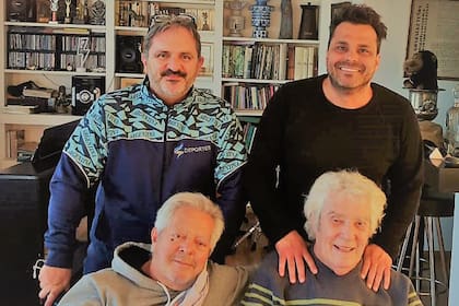 Chico Navarro junto a Matías Santoiani